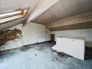 Loft room- click for photo gallery